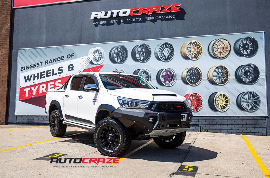 TOYOTA HILUX N80 4WD VAPOR MATTE BLACK
